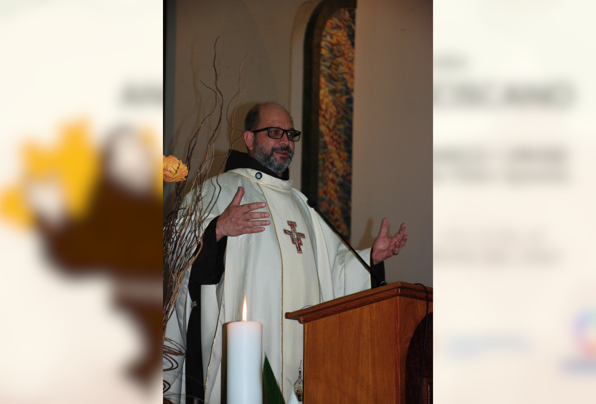 “Os santos não são apenas intercessores, mas exemplos de vida”: abertura do Ano Jubilar Franciscano reúne fiéis em Pato Branco