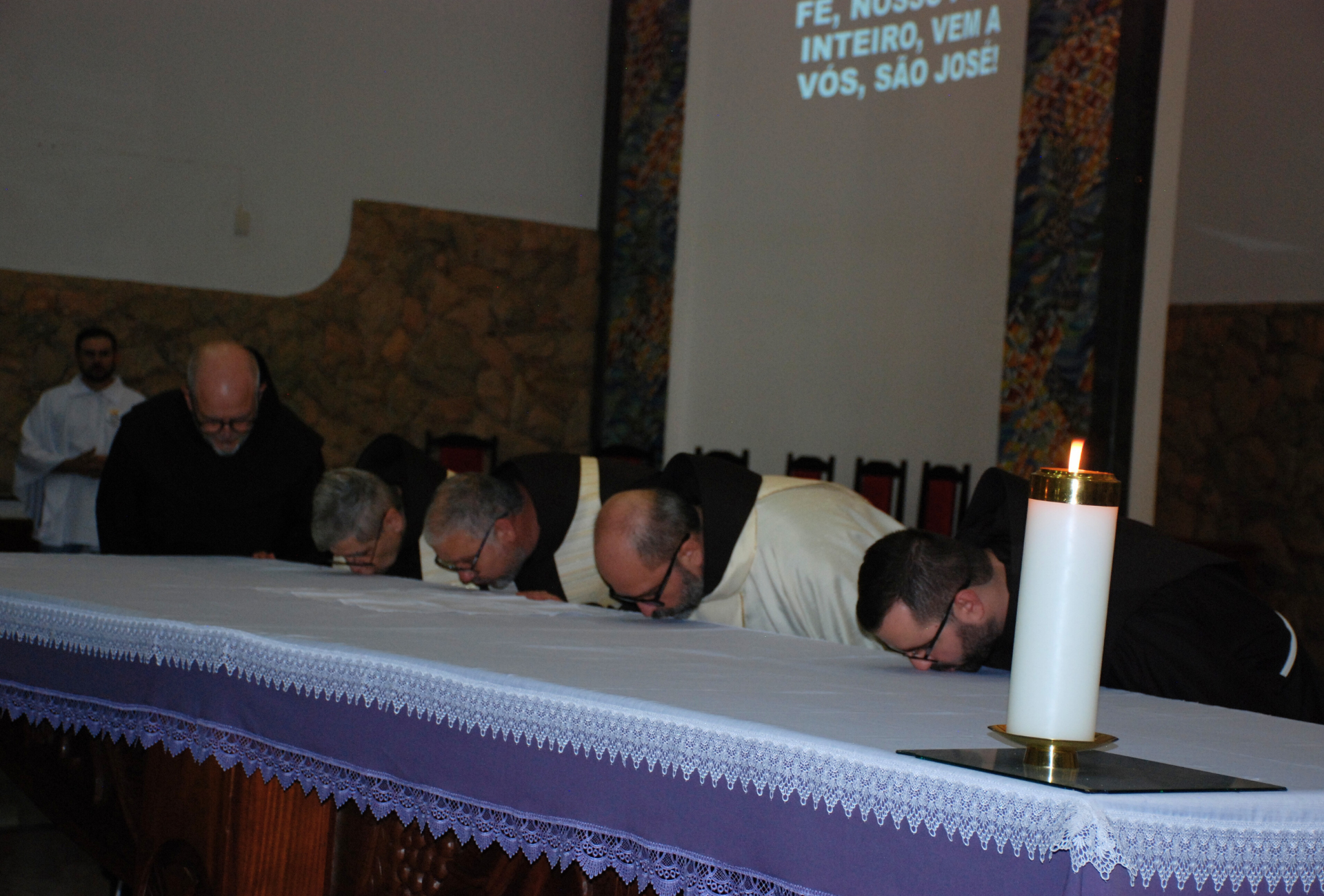 “Os santos não são apenas intercessores, mas exemplos de vida”: abertura do Ano Jubilar Franciscano reúne fiéis em Pato Branco