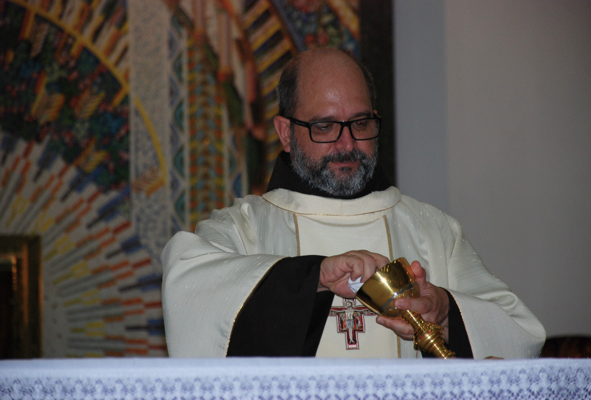 “Os santos não são apenas intercessores, mas exemplos de vida”: abertura do Ano Jubilar Franciscano reúne fiéis em Pato Branco