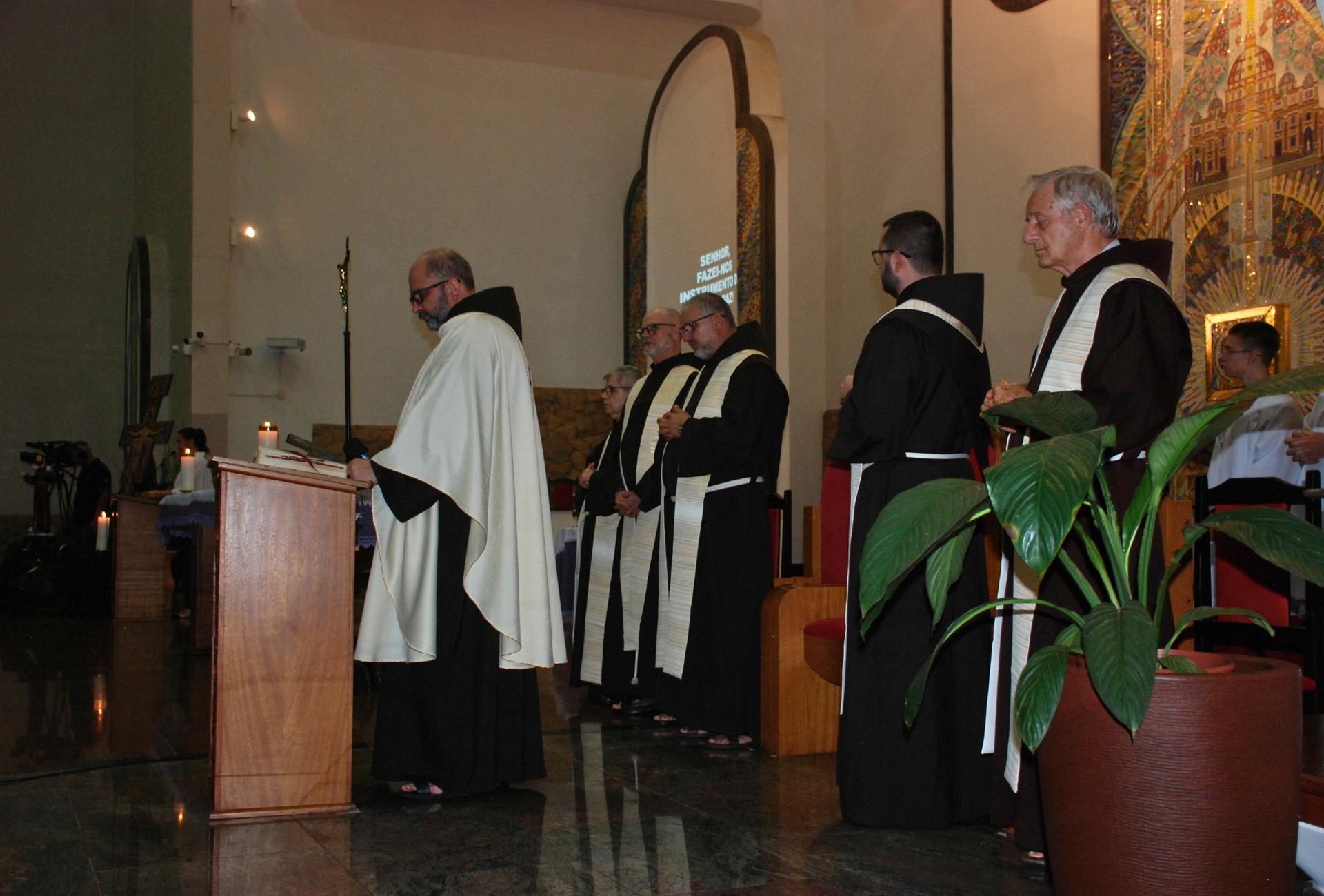 “Os santos não são apenas intercessores, mas exemplos de vida”: abertura do Ano Jubilar Franciscano reúne fiéis em Pato Branco
